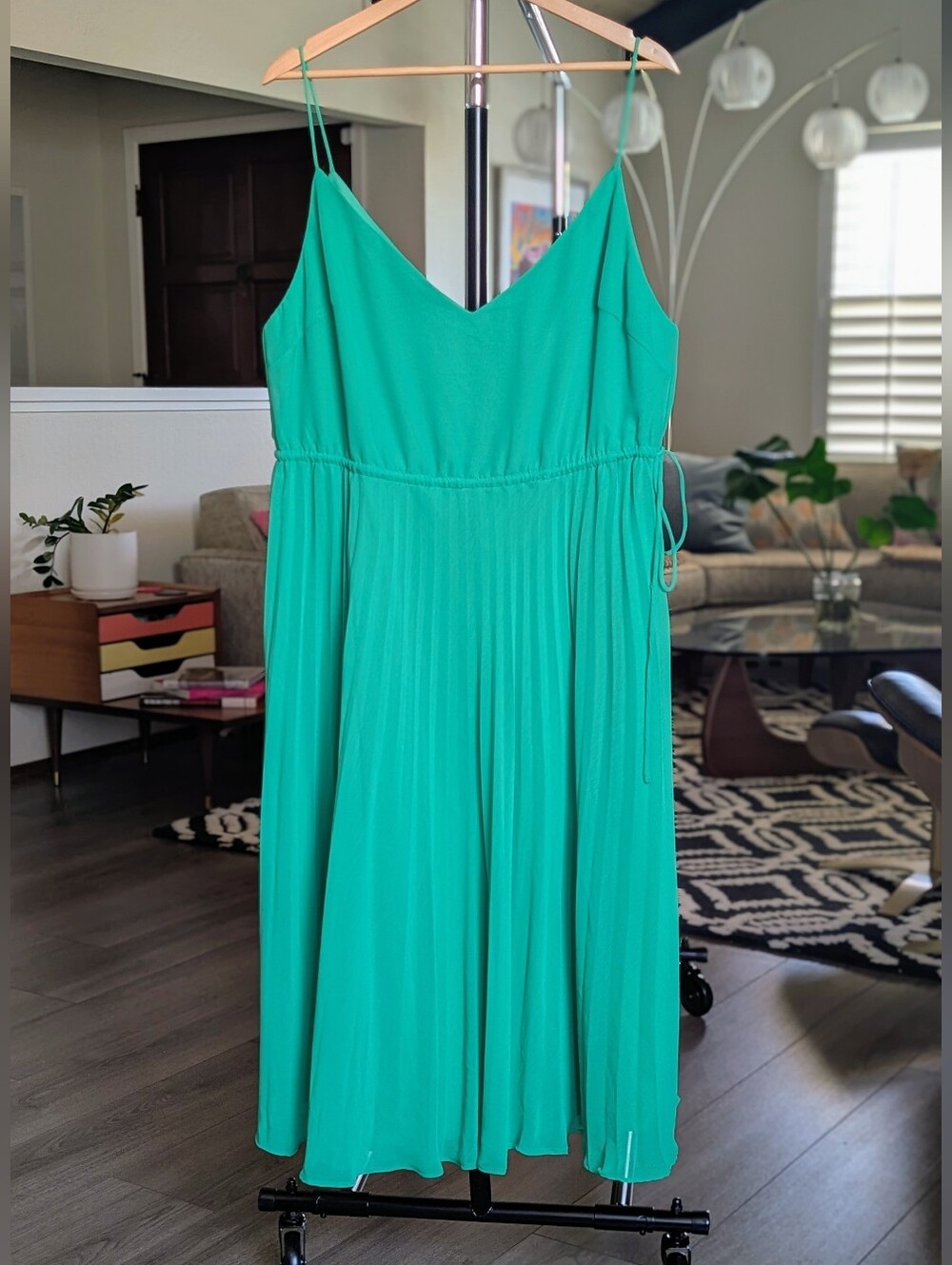 ASOS Curve Kelly Green V-Neck Midi Dress with Pleated Skirt Size 14